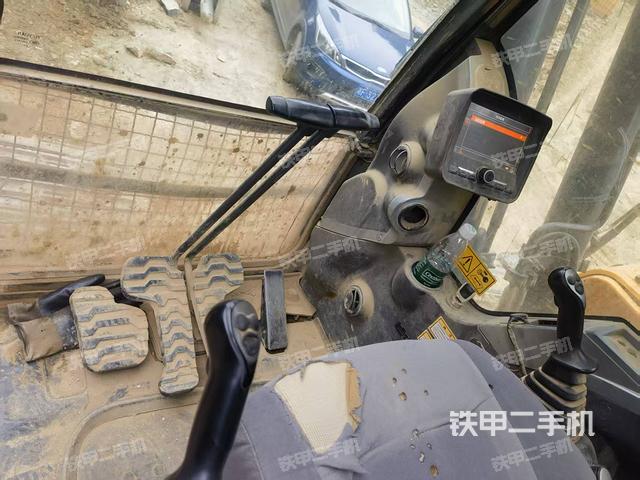 駕駛室正側(駕駛室部分) 駕駛室正側(駕駛室部分)
