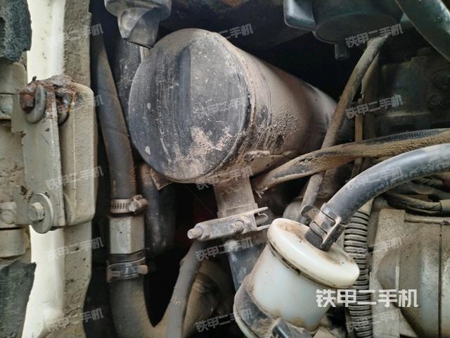液压泵舱室正面整体(整机外观) 液压泵舱室正面整体(整机外观)