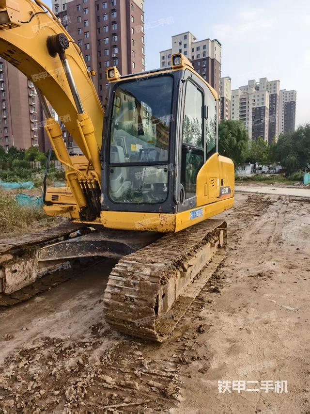 驾驶室整体(整机外观) 驾驶室整体(整机外观)