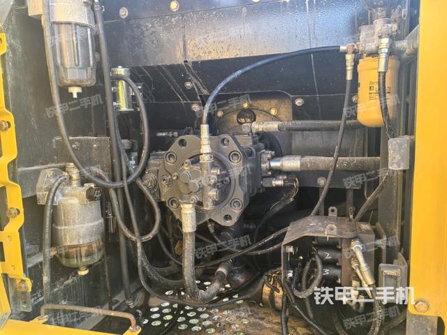 液壓泵室(大件艙室) 液壓泵室(大件艙室)