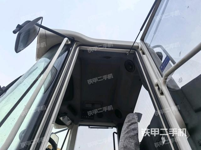 驾驶室正侧(驾驶室部分) 驾驶室正侧(驾驶室部分)