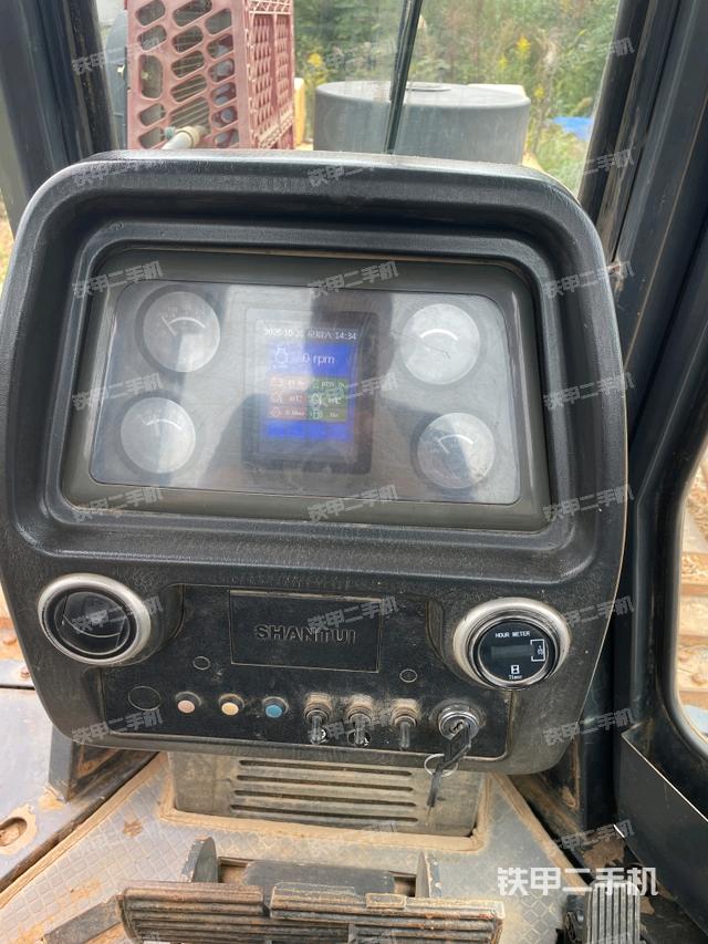 驾驶室右侧全景照（推土机驾驶室）