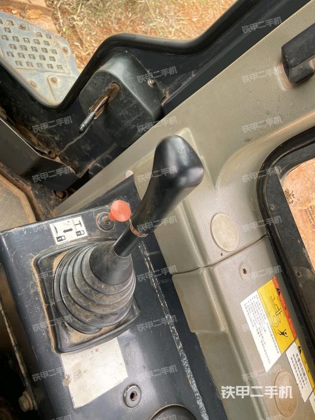 玻璃角标（推土机驾驶室）