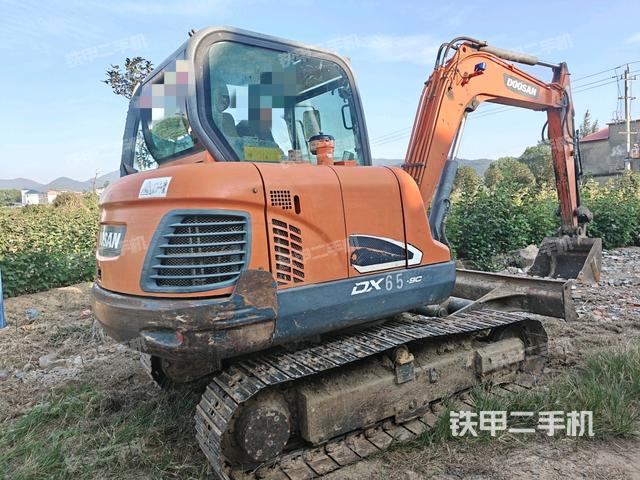 右后45(整機(jī)外觀) 右后45(整機(jī)外觀)