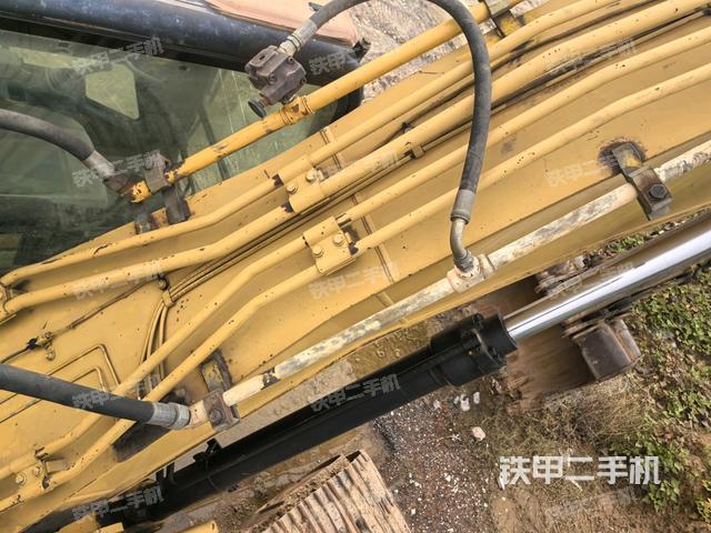 大臂根部?斜視(工作和回轉(zhuǎn)裝置) 大臂根部?斜視(工作和回轉(zhuǎn)裝置)