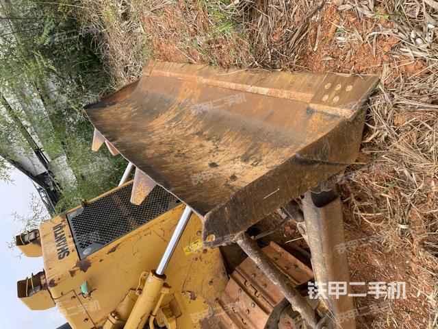 推土铲右后（推土机底盘及工作装置）