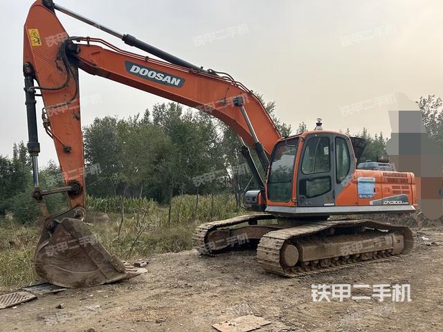 斗山DX260LC-9C挖掘機(jī)