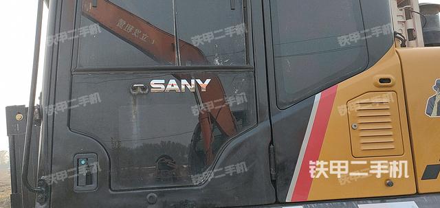 驾驶室整体(整机外观) 驾驶室整体(整机外观)