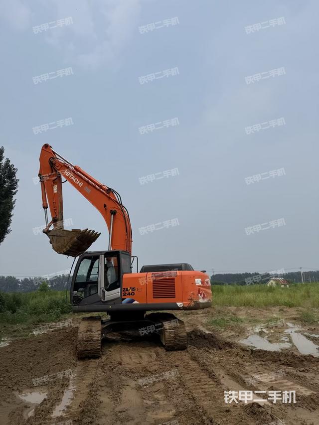 日立ZX240挖掘機