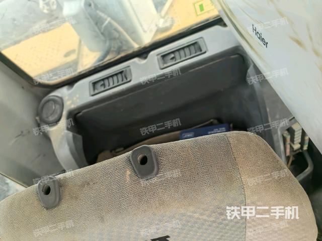 座椅右側(cè)控制臺/鑰匙門/油門/含右手柄(駕駛室部分) 座椅右側(cè)控制臺/鑰匙門/油門/含右手柄(駕駛室部分)