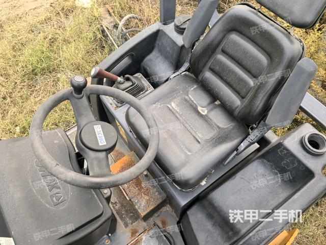 后玻璃角标(压路机驾驶室) 后玻璃角标(压路机驾驶室)