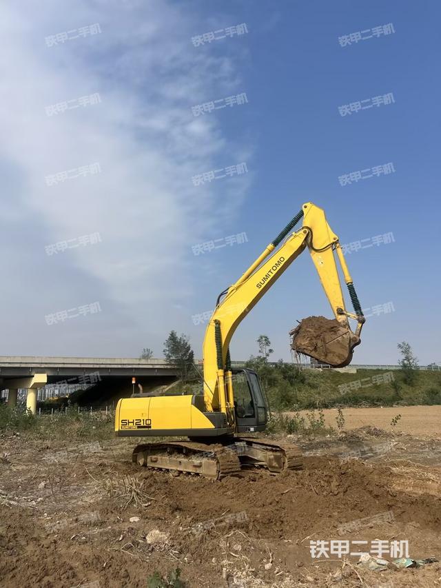 整機(jī)右后45°(整機(jī)外觀) 整機(jī)右后45°(整機(jī)外觀)