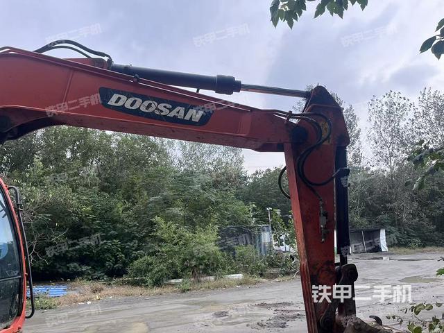 小臂整體右前(工作和回轉(zhuǎn)裝置) 小臂整體右前(工作和回轉(zhuǎn)裝置)