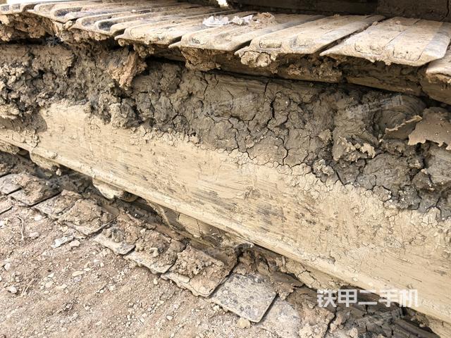 右侧履带整体(行走机构) 右侧履带整体(行走机构)