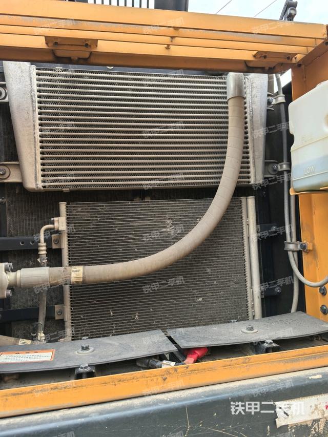 散热器正面(大件舱室) 散热器正面(大件舱室)