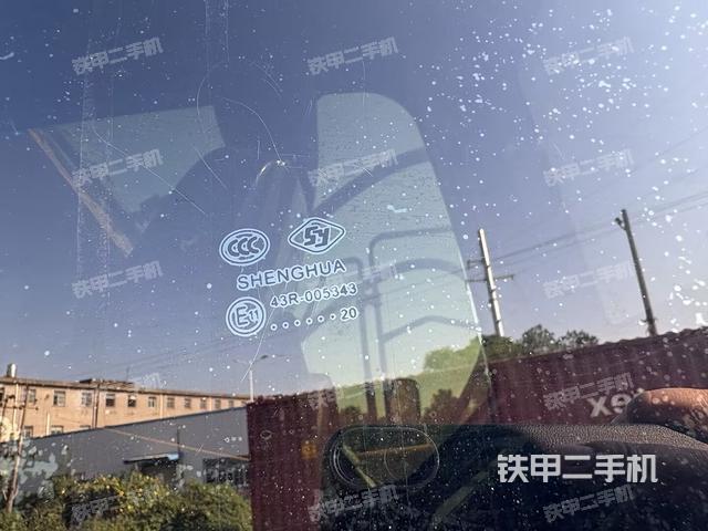 左后方玻璃角標(biāo)(駕駛室部分) 左后方玻璃角標(biāo)(駕駛室部分)