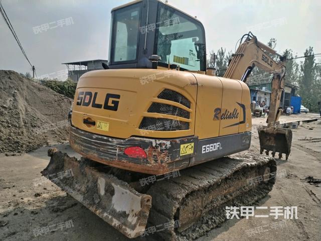 整機(jī)右后45°(整機(jī)外觀) 整機(jī)右后45°(整機(jī)外觀)