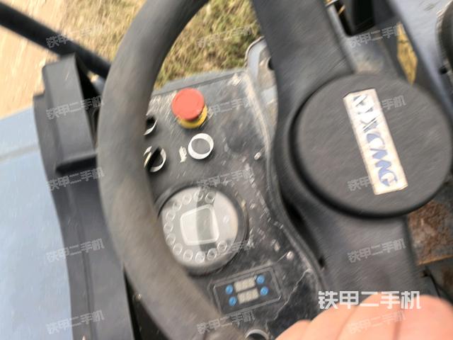 驾驶室顶蓬内(压路机驾驶室) 驾驶室顶蓬内(压路机驾驶室)