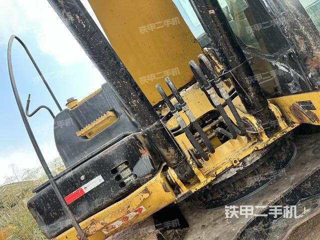 大臂油缸整體?豎拍(工作和回轉(zhuǎn)裝置) 大臂油缸整體?豎拍(工作和回轉(zhuǎn)裝置)