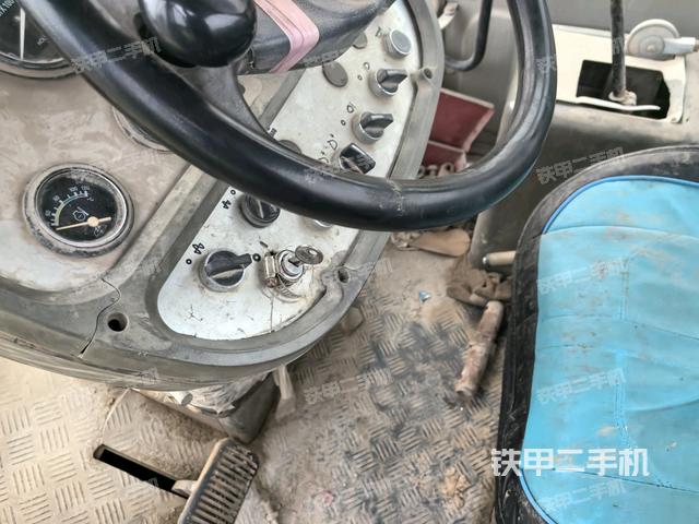 驾驶室顶蓬内(压路机驾驶室) 驾驶室顶蓬内(压路机驾驶室)