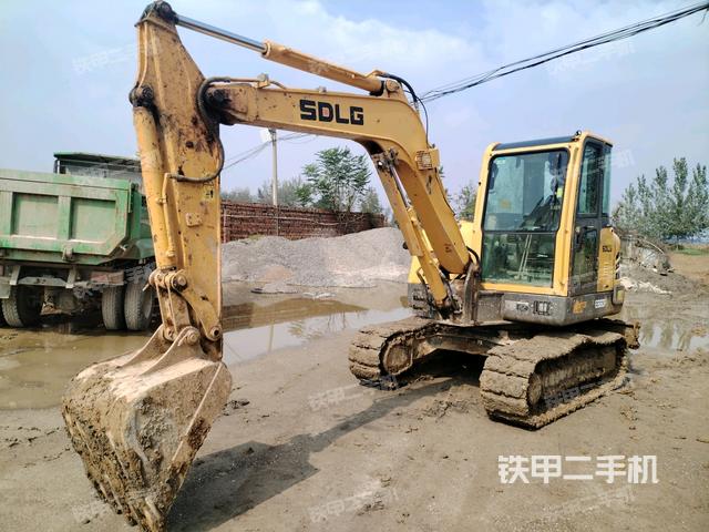 山東臨工E660FL挖掘機(jī)