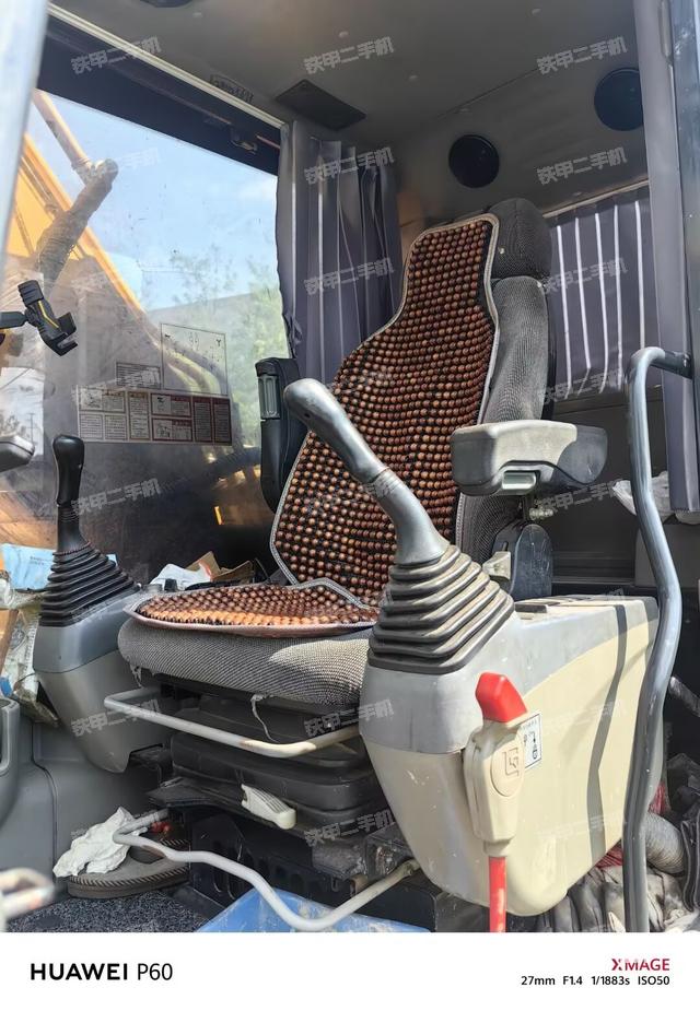 駕駛室整體(整機(jī)外觀) 駕駛室整體(整機(jī)外觀)