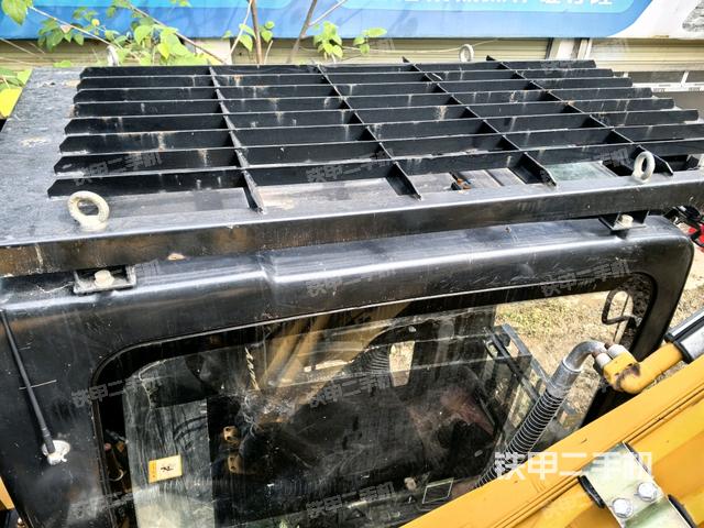 駕駛室頂部俯視(上車部件) 駕駛室頂部俯視(上車部件)