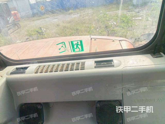 后窗玻璃角标(驾驶室部分) 后窗玻璃角标(驾驶室部分)