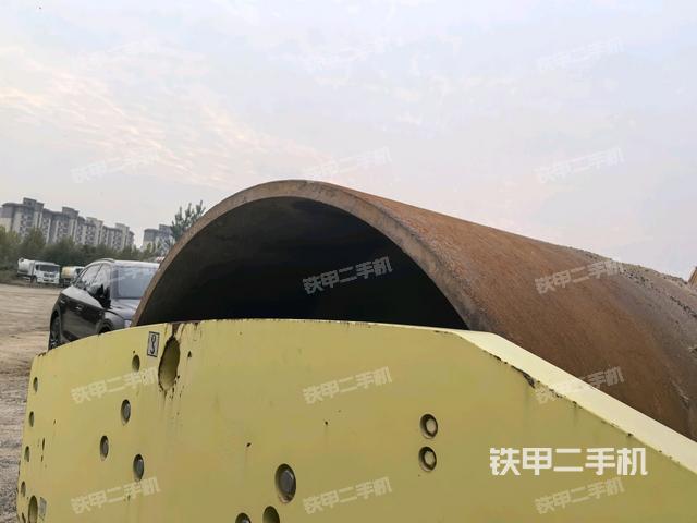 正后侧(压路机前后车架) 正后侧(压路机前后车架)
