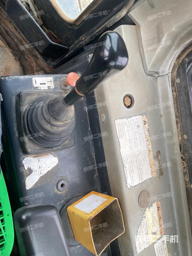 玻璃角标（推土机驾驶室）