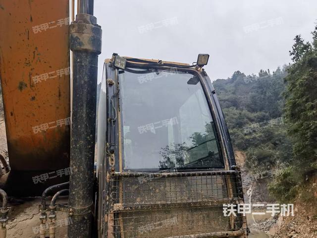 座椅左側控制臺/音響/含左手柄(駕駛室部分) 座椅左側控制臺/音響/含左手柄(駕駛室部分)