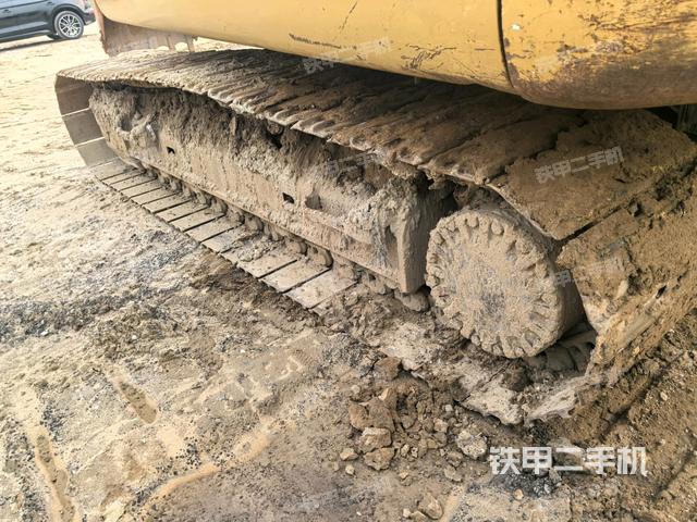 右側(cè)行走馬達蓋板(行走機構(gòu)) 右側(cè)行走馬達蓋板(行走機構(gòu))
