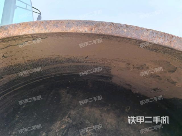 前轮左侧减震块连接及部件(压路机前后车架) 前轮左侧减震块连接及部件(压路机前后车架)