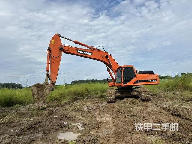 斗山DH370LC-9挖掘機