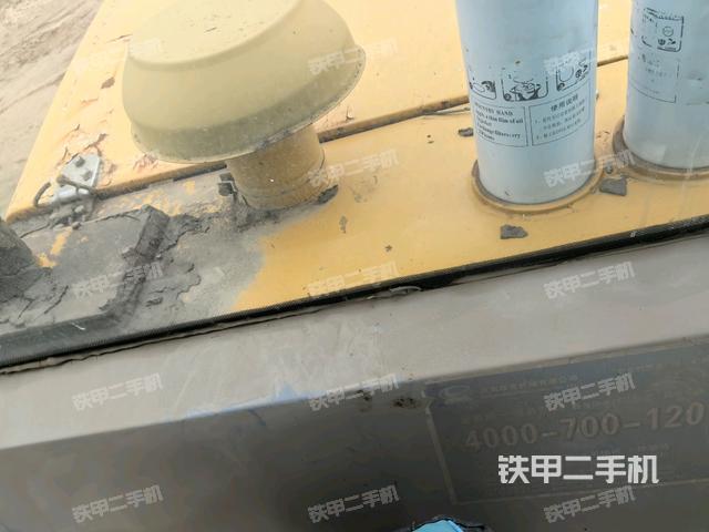 驾驶室内座椅、仪表操作手柄全景(压路机驾驶室) 驾驶室内座椅、仪表操作手柄全景(压路机驾驶室)