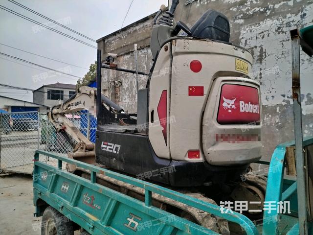 驾驶室整体(整机外观) 驾驶室整体(整机外观)