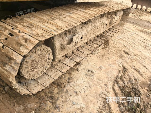 左側(cè)履帶整體?(行走機構(gòu)) 左側(cè)履帶整體?(行走機構(gòu))