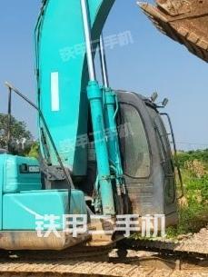 大臂油缸整體?豎拍(工作和回轉(zhuǎn)裝置) 大臂油缸整體?豎拍(工作和回轉(zhuǎn)裝置)