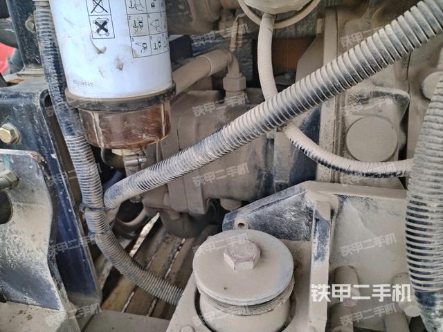液壓泵艙室正面整體(整機(jī)外觀) 液壓泵艙室正面整體(整機(jī)外觀)