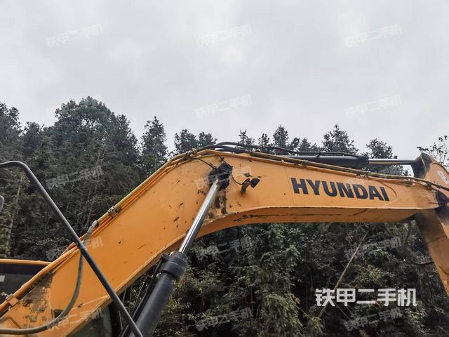 小臂整體左后(工作和回轉裝置) 小臂整體左后(工作和回轉裝置)