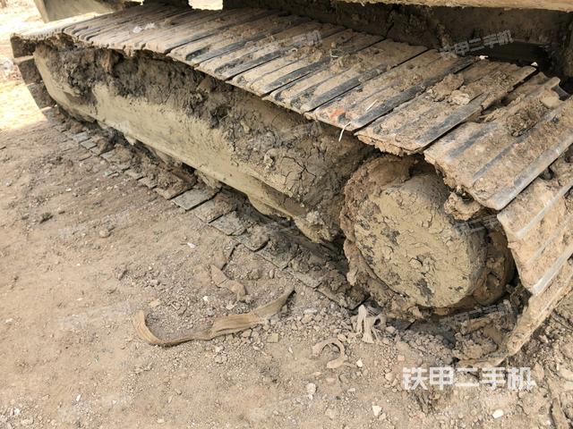 左侧履带整体 (行走机构) 左侧履带整体 (行走机构)