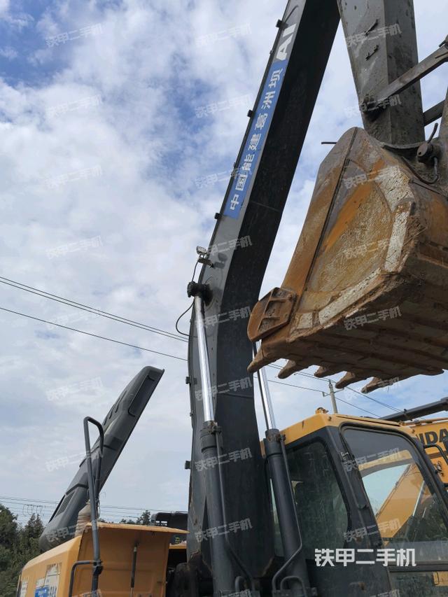 大臂整体 右侧(工作和回转装置) 大臂整体 右侧(工作和回转装置)