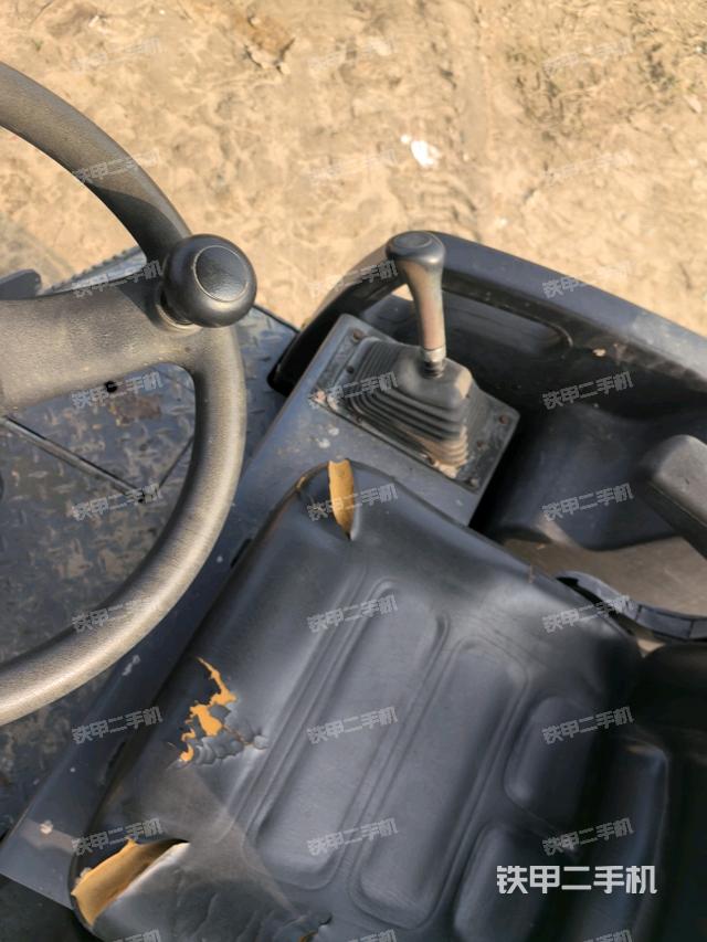驾驶室顶蓬内(压路机驾驶室) 驾驶室顶蓬内(压路机驾驶室)