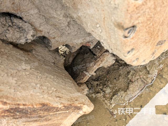 左側行走馬達蓋板(行走機構) 左側行走馬達蓋板(行走機構)