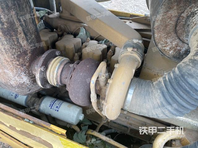 风扇及皮带（推土机发动机舱）