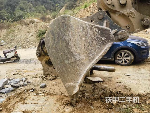 鏟斗右后整體(工作和回轉裝置) 鏟斗右后整體(工作和回轉裝置)