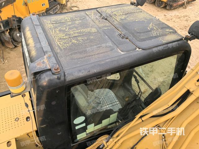 氣門室蓋螺絲特寫(上車部件) 氣門室蓋螺絲特寫(上車部件)