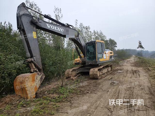 沃尔沃EC200 D挖掘机