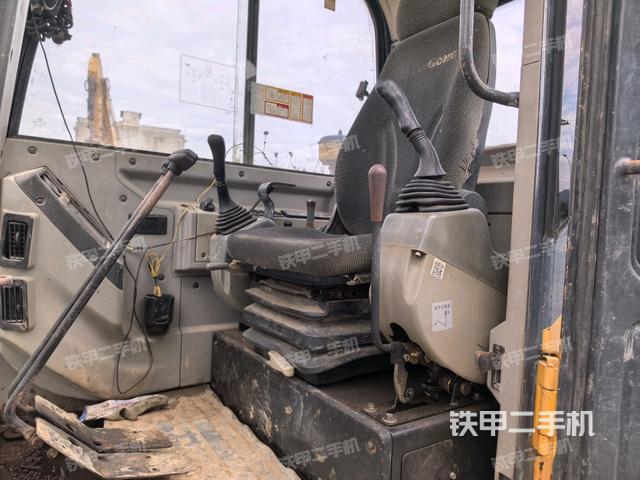 頂棚整體(駕駛室部分) 頂棚整體(駕駛室部分)