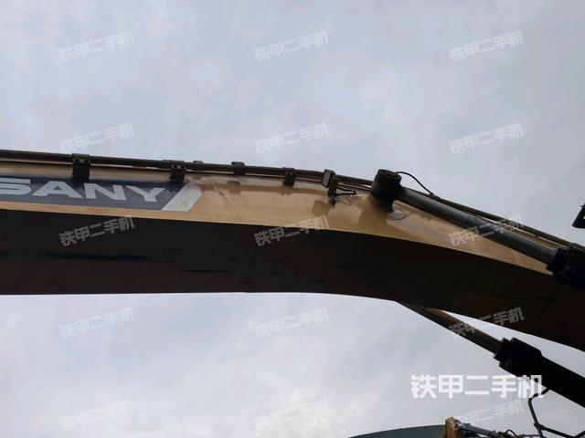 大臂油缸整體?豎拍(工作和回轉(zhuǎn)裝置) 大臂油缸整體?豎拍(工作和回轉(zhuǎn)裝置)